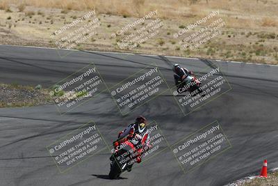 media/Apr-20-2025-AHRMA (Sun) [[393a79c373]]/Race/Group 10/Turn 4b/